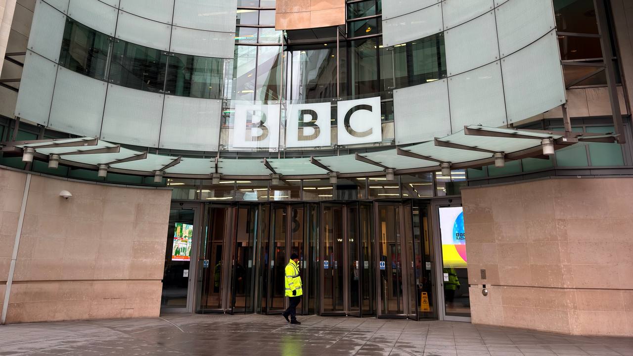 La BBC fue fundada el 18 de octubre de 1922 por un consorcio de empresas de telecomunicaciones. (Foto: operadordecamara.es)