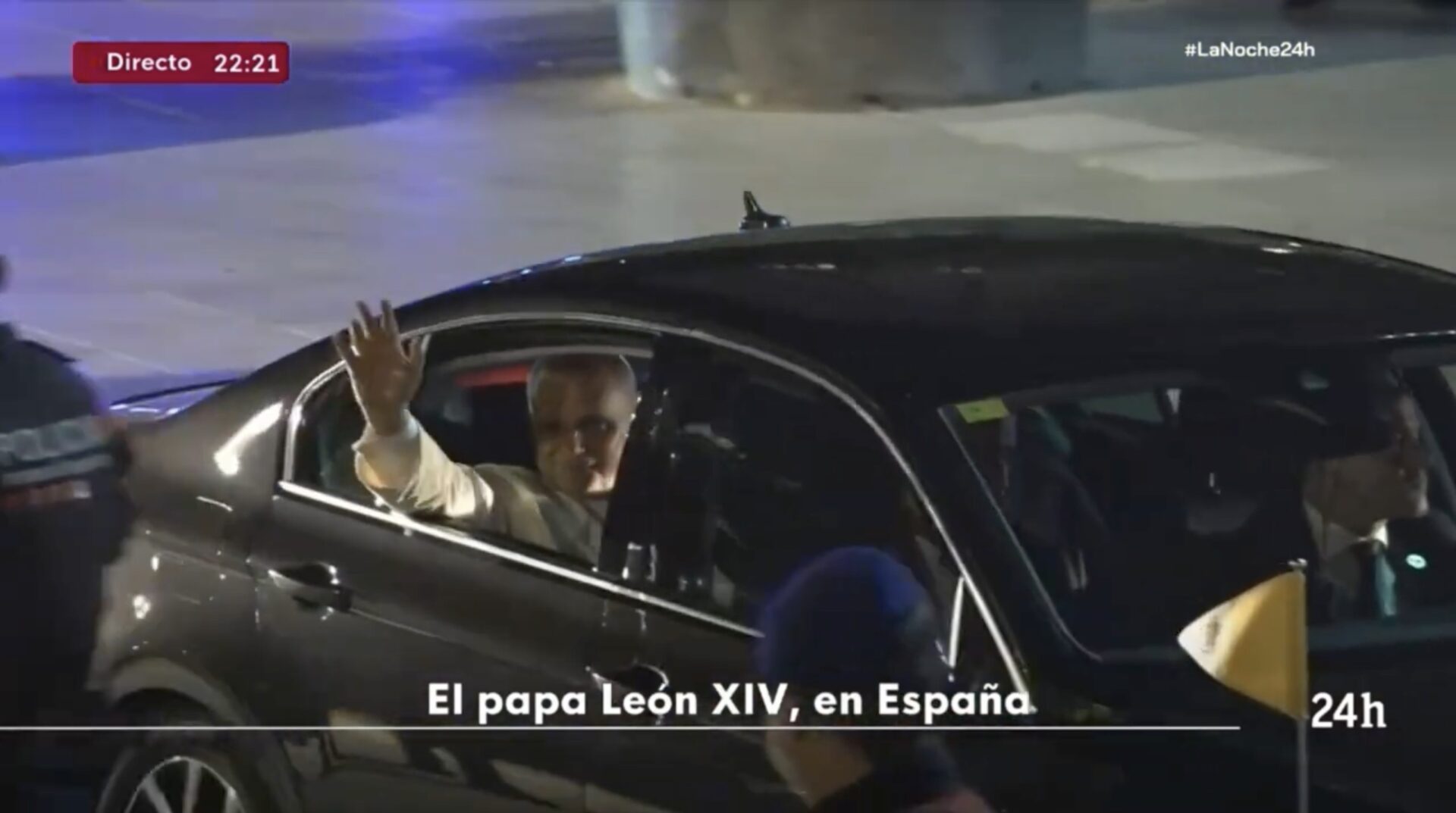 El Papa en Barcelona: Imagen en directo para el canal 24h – operador de cámara de televisión en Barcelona